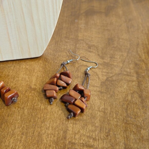 Earth Toned Mixed Material Necklace - Picture 4 of 10